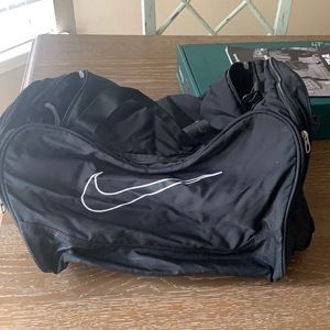 Selling a Nike Large duffel Bag